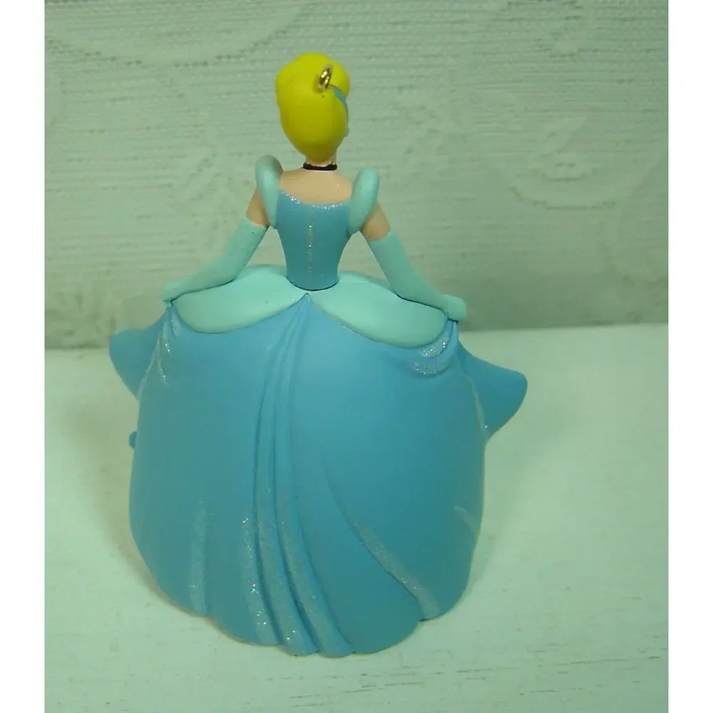 HALLMARK ORNAMENT-MAGIC WITH SOUND-DREAMS DO COME TRUE-CINDERELLA-2011
